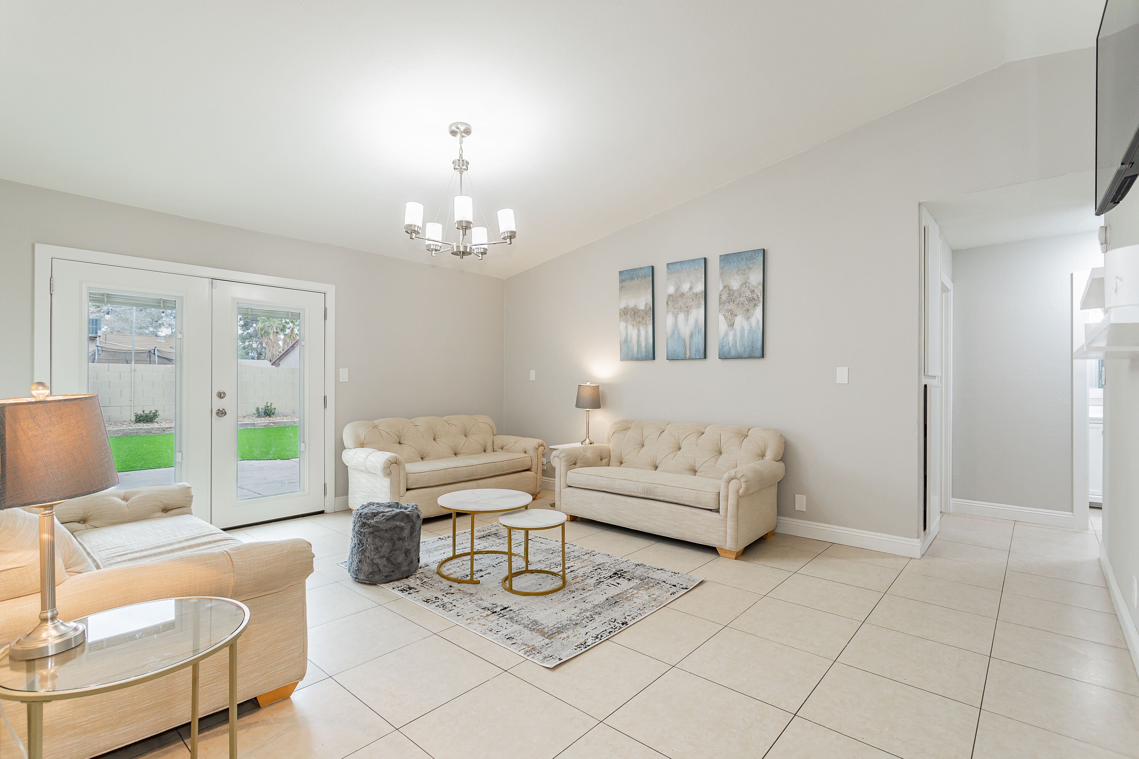 Quant Bungalow, 8 miles to Las Vegas Strip