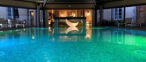 Una piscina techada