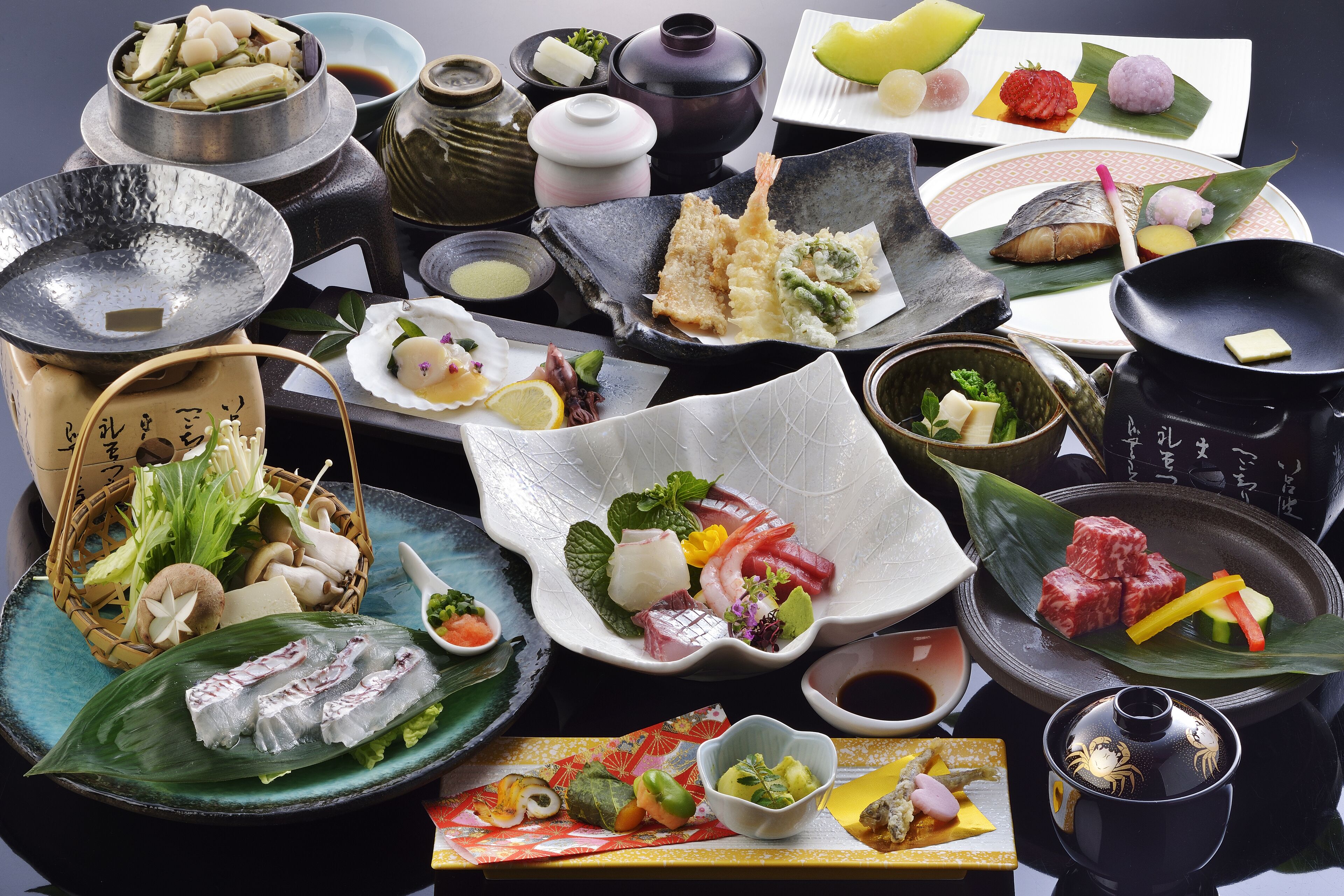 3 か所のレストラン、ランチ、ディナーに営業 (日本料理 / 和食)