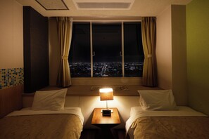 [Comfort Floor Seiryu no Mori] Western-Style Twin Room (Night View Side), Non Smoking | In-room safe, blackout curtains, bed sheets - Hotel Seiryu (Higashi-osaka)