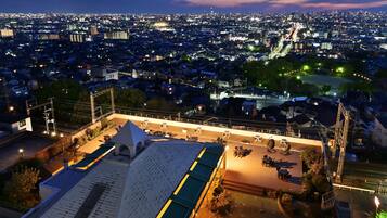 ์ด๊ทธ์ ํํฐ๋ธ๋ฃธ, ํก์ฐ, ์๋ด ์ ๋ง (Special Japanese Western, night view) | ๊ฐ์ค์์ ๋ณด์ด๋ ์ ๋ง