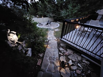 Cozy Castle Cottage on the doorstep of Waterton National Park & Castle Mountain.