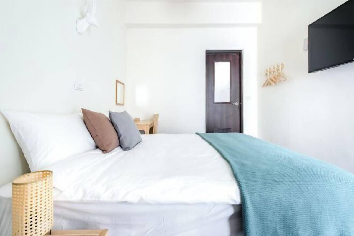 Wifi gratis y ropa de cama
