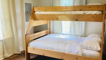 2 Schlafzimmer, Schreibtisch, kostenloses WLAN, Bettwäsche