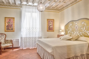 1 bedroom, iron/ironing board, travel cot, WiFi