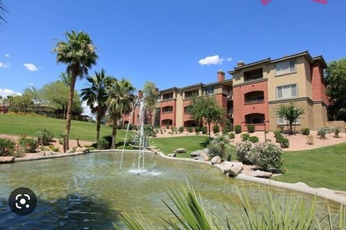 Cozy one bedroom for four. night life zoo and hiking. Near by 20min to cardinals