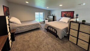 Iron/ironing board, WiFi (free), bed sheets