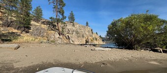 Scenic Lake Roosevelt Hidden Gem – Minutes to Boat Launch!