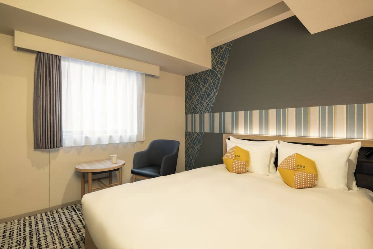 Business kamer, 1 queensize bed, niet-roken (Shower Booth) | Een kluis op de kamer, een bureau, verduisterende gordijnen