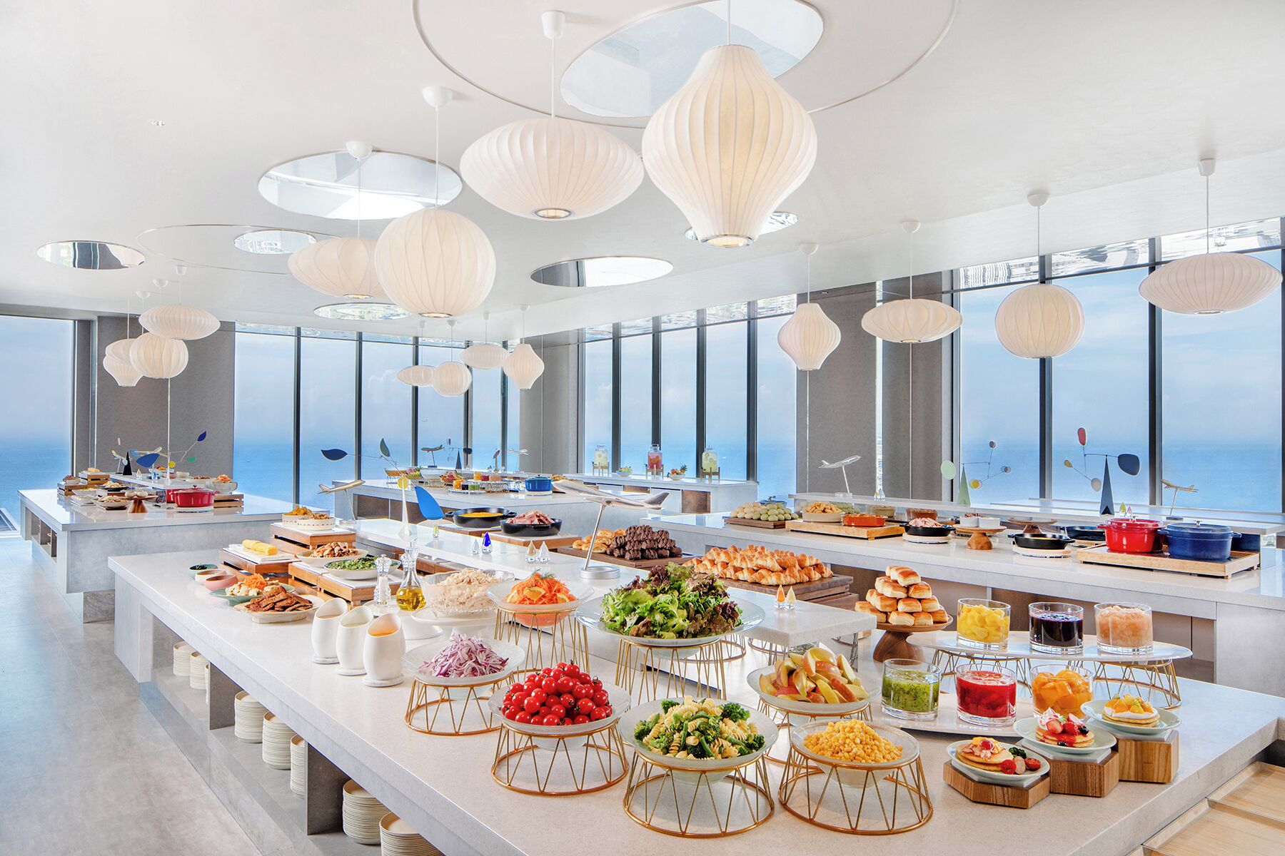 Daily buffet breakfast (JPY 2500 per person)