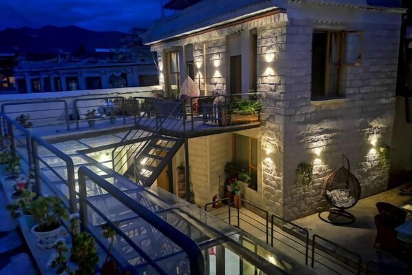 Exterior - Fengma Feiyang Hostel (Lhasa)