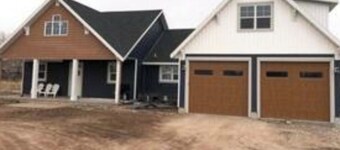 North Shore Oasis - 5 minutes from the lake!