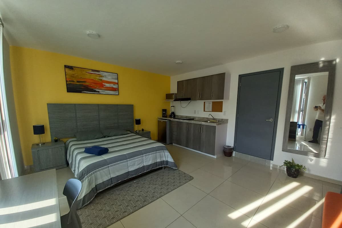 Junior Studio Suite, Non Smoking | Iron/ironing board, free WiFi, bed sheets