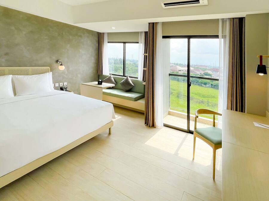 Minibar, escritorio, tabla de planchar con plancha y wifi gratis