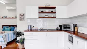 Microwave, oven, coffee/tea maker, toaster