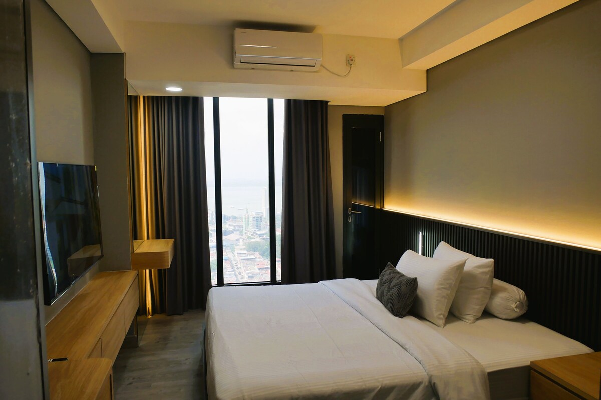 Grand Studio, 1 King Bed, City View | Blackout curtains, free WiFi, bed sheets