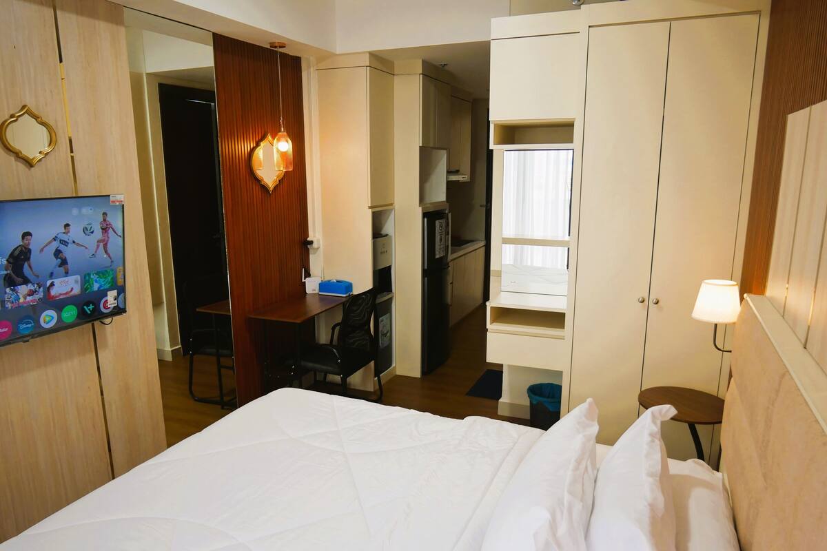 Royal Studio, 1 Queen Bed, Sea View