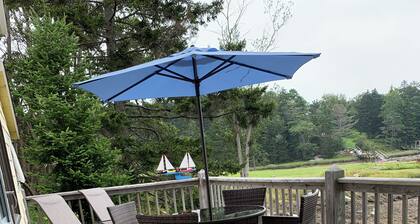 Charming Southport Island Cottage on Cozy Harbor with Sunny Deck - Sleeps 6!