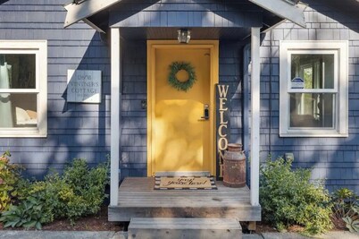 Walk to Wineries & Restaurant’s!