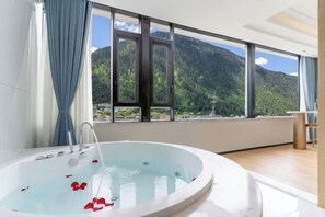 Room - Shanxia Hotel (Bome)