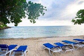 Liegestühle, Strandtücher