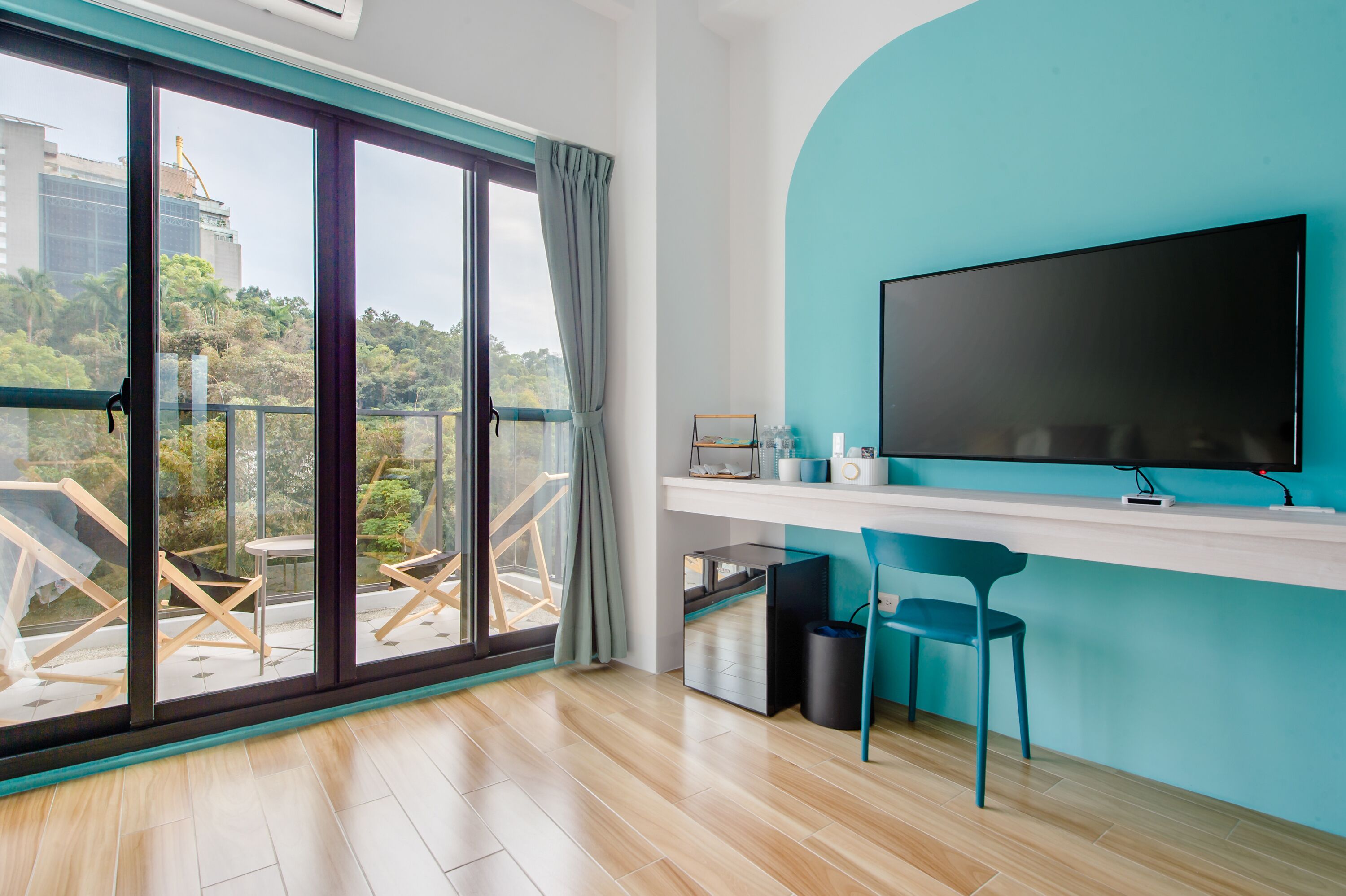 Family Quadruple Room, Bathtub, Lake View | Free WiFi, bed sheets