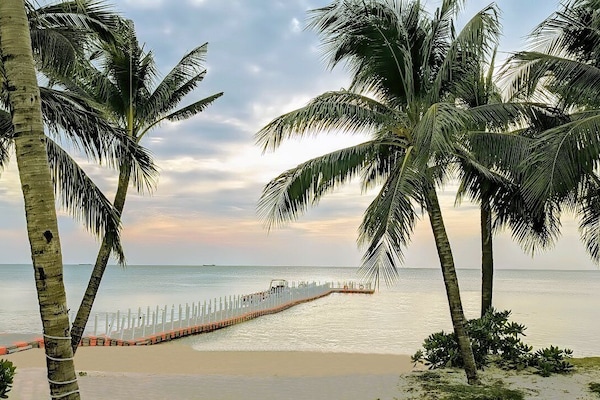 Beach/ocean view
