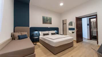 Desk, laptop workspace, free WiFi