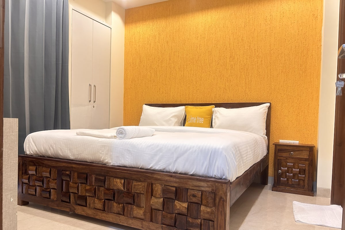 Ropa de cama de alta calidad, escritorio, insonorización y wifi gratis