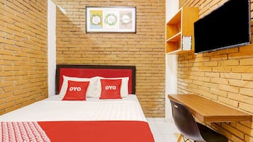Standard Double Room | Free WiFi, bed sheets