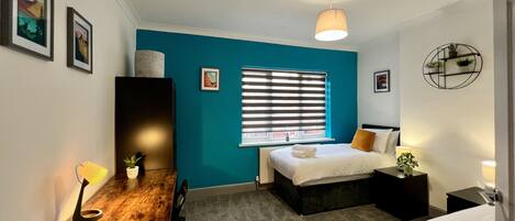 3 bedrooms, desk, iron/ironing board, free WiFi