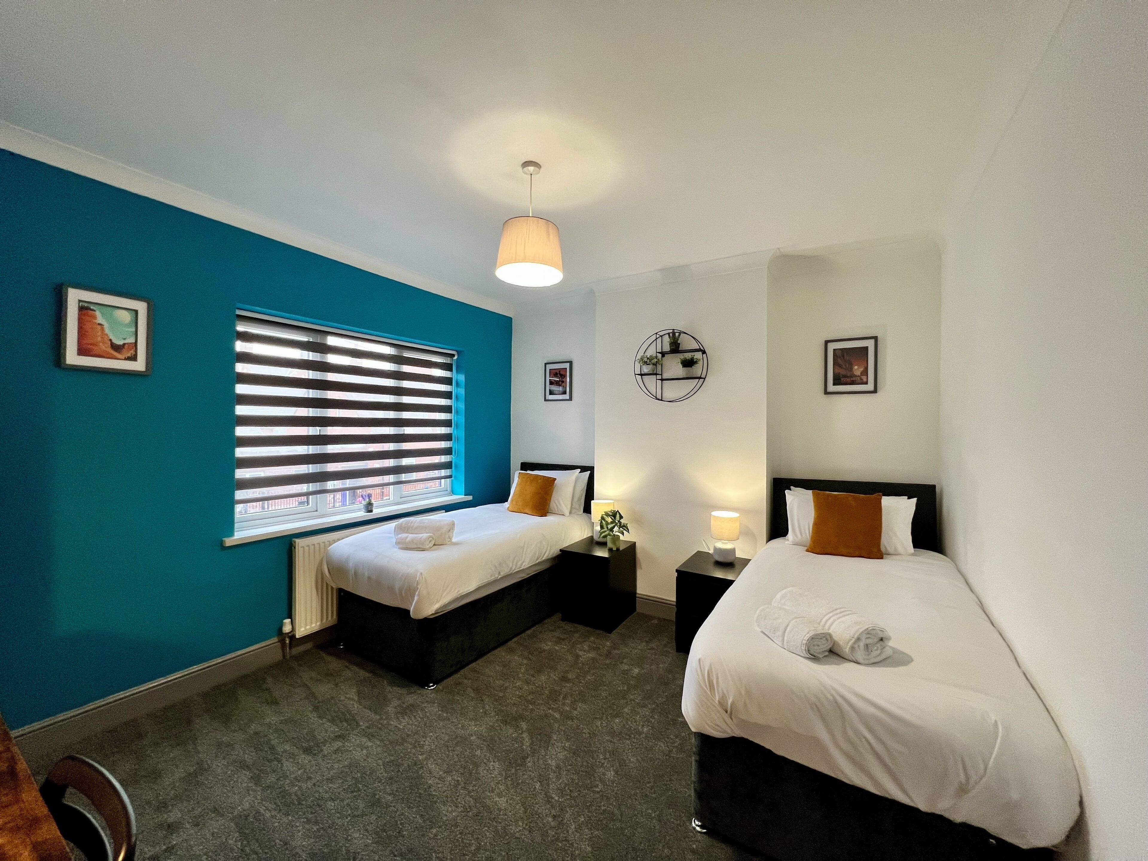 3 bedrooms, desk, iron/ironing board, free WiFi