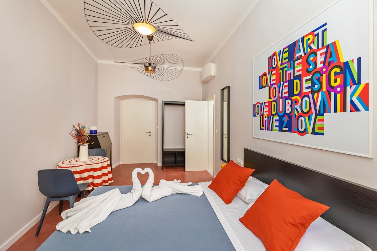 Quarto design | 1 quarto, quartos à prova de som, ferros/tábuas de passar roupa