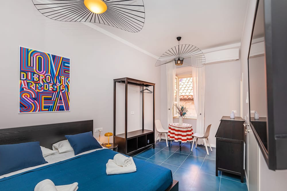 Cap rooms