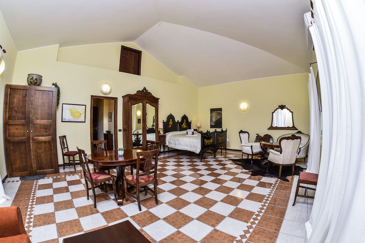Deluxe Studio Suite