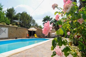 Seasonal outdoor pool, pool umbrellas, sun loungers - Agriresort Villa Bentivoglio (Piazza Armerina)