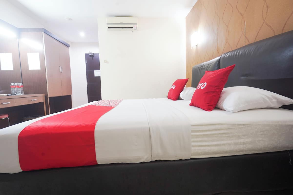 1 bedroom, desk, free WiFi, bed sheets