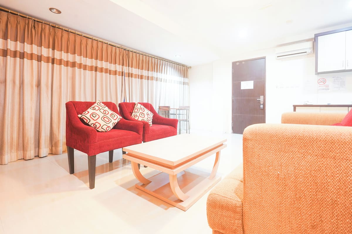 1 bedroom, desk, free WiFi, bed sheets