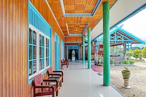 Quầy tiếp tân