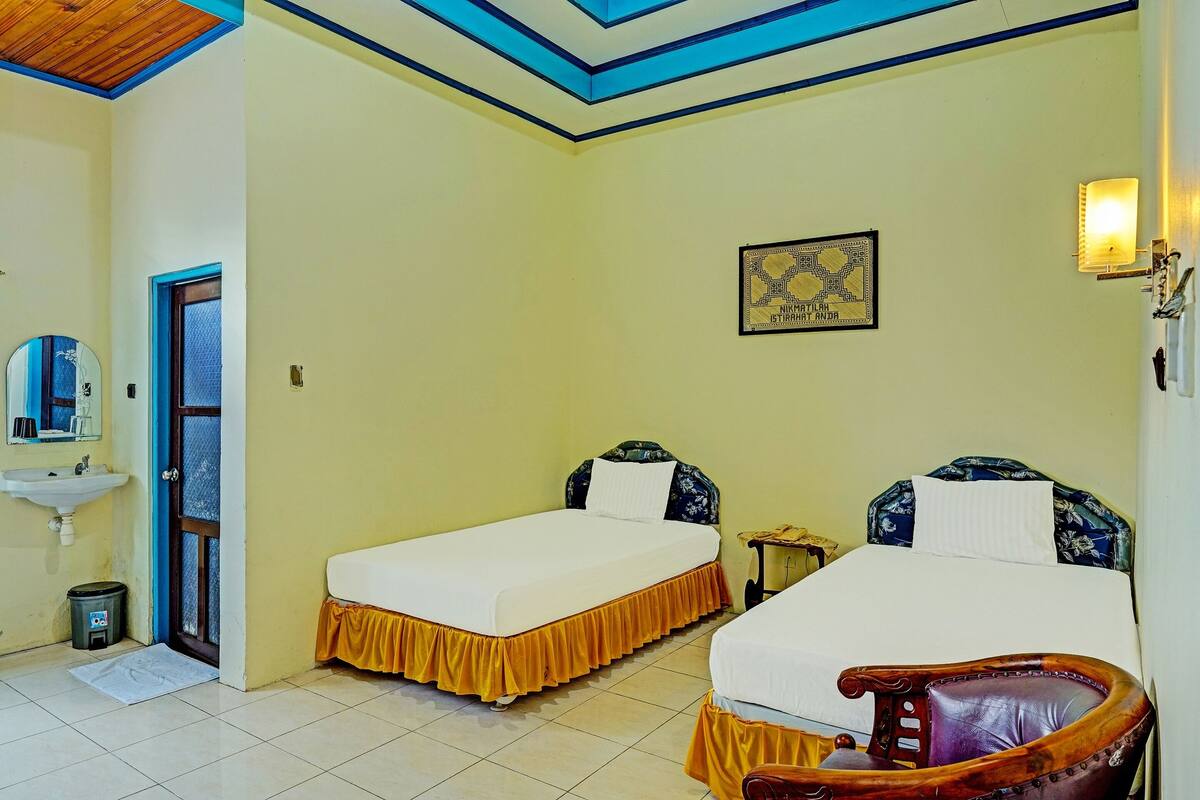 1 bedroom, desk, free WiFi, bed sheets