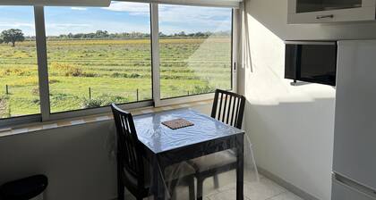 Joli Studio Très Clair Proximité mer