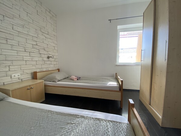 2 bedrooms, WiFi, bed sheets