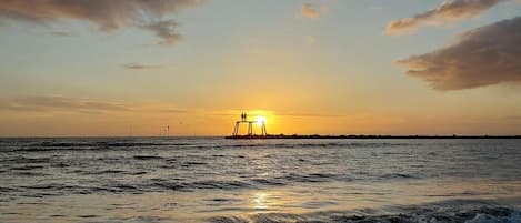 靠近海滩、沙滩毛巾