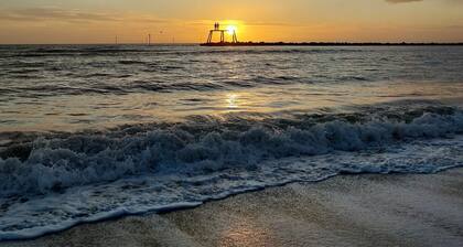 The Elderton, Newbiggin by the Sea, Northumberland. 3 minutes walk to the beach