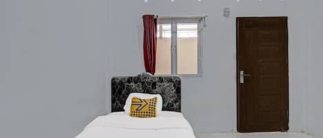 Desk, bed sheets