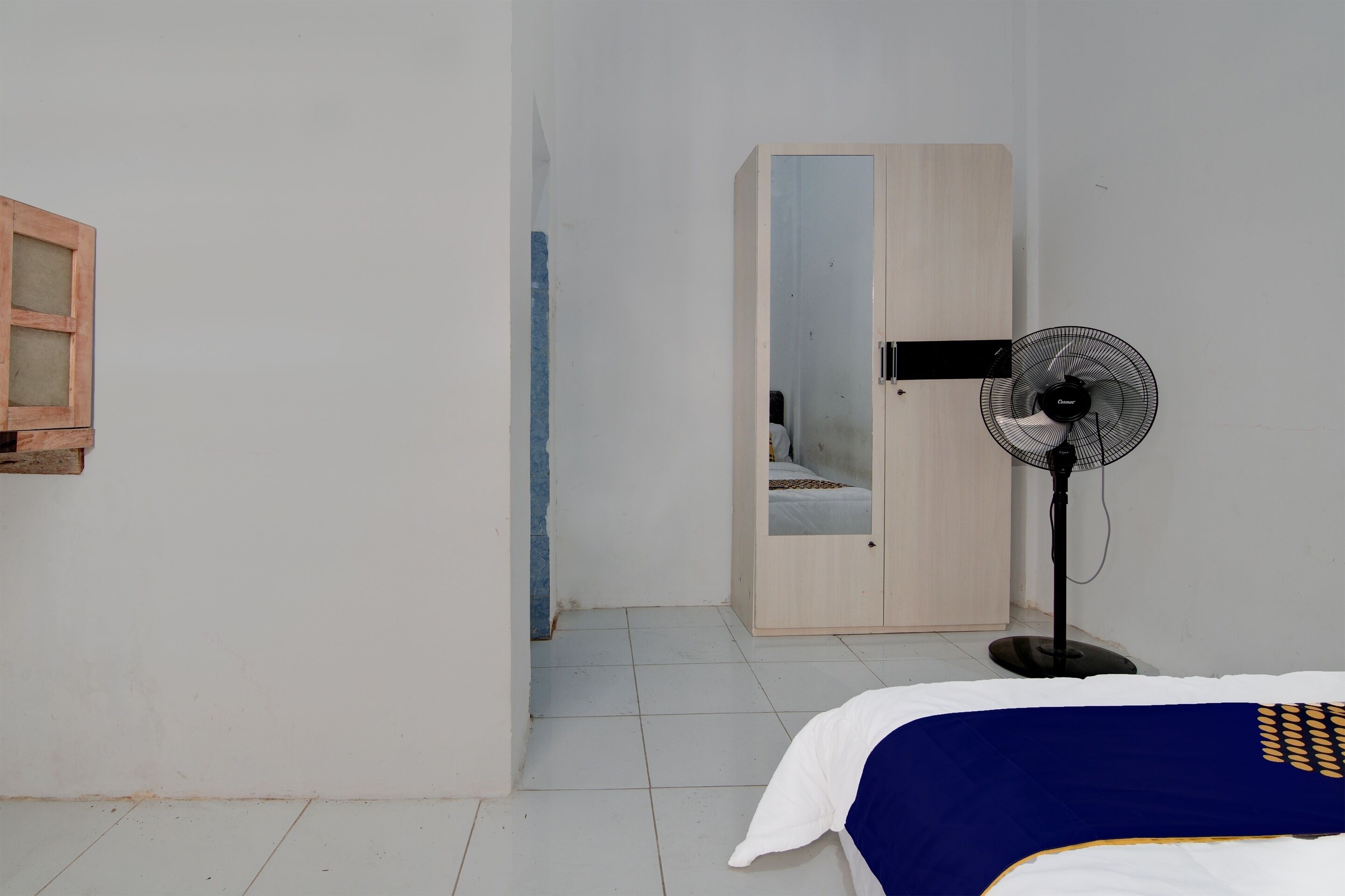 double room | 1 bedroom, desk, bed sheets