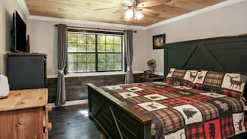 5 bedrooms, in-room safe, desk, iron/ironing board