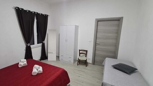 2 bedrooms, WiFi, bed sheets - Renovated two-bedroom apartment, parking space, by the sea. (Marina di Caronia)