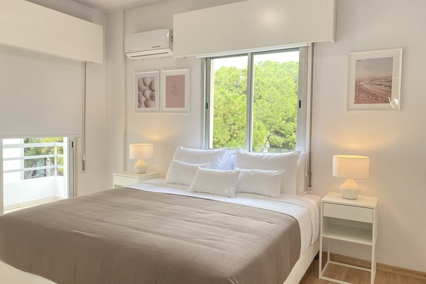 Apartamento de lujo | 3 dormitorios, caja fuerte, tabla de planchar con plancha y wifi gratis