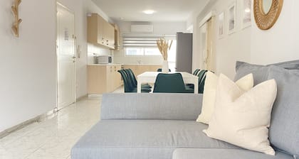 Phaedrus Living Town Flat Stephania 302